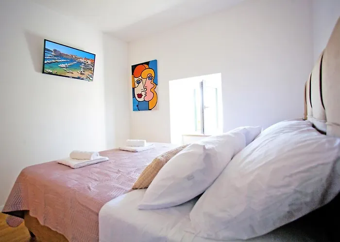 Actor Apartment